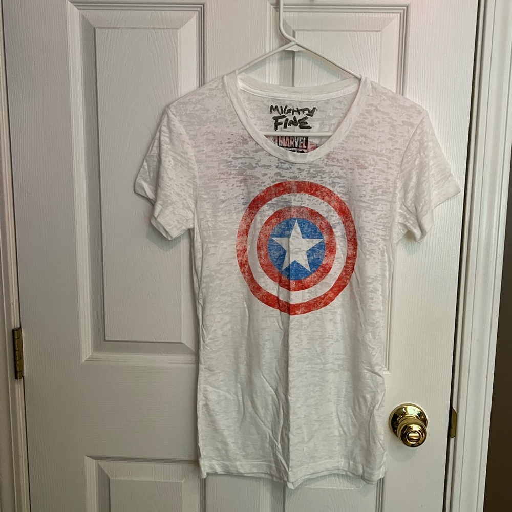 Mighty Fine Marvel Captain America Tee in White Size M
